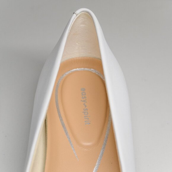 Easy Spirit Caldise Leather Low Heel Dress Shoes in White - Picture 4 of 15